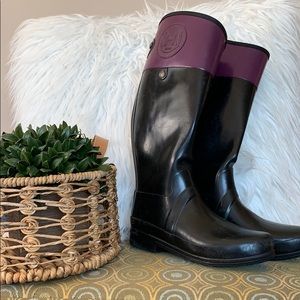 RARE Hunter boots. Get them before Fall begins 🍂